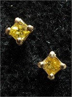 $1000 14K  Yellow Diamond  Earrings