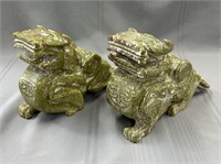 (2) Jade Foo dogs, Chiens Foo en jade, 7" x 11" L