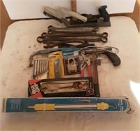 Work Light & Assortment Of Tools