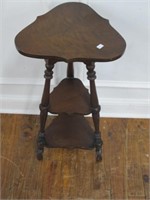 SMALL TRIANGLE SIDE TABLE 1940'S 28 INCHES TALL