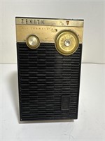 Vintage 1960’s Zenith transistor radio battery opp