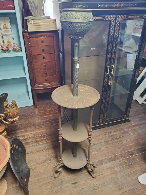 Antique Cast Iron Parlor Oil Lamp Table w/Dragon