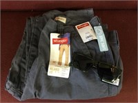 SIZE 34 X 34 WRANGLER RELAX FIT PANTS & SUNGLASSES
