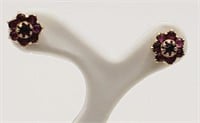 (H) 14kt Yellow Gold Ruby Pierced Earrings (1/4"