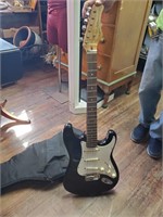 Hondo Electric Guitar w/Case