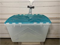 Tote w/ Lid, Attached, 15 Gallon, Clear