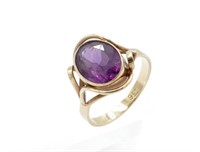 Synthetic sapphire & 9ct yellow gold ring C.1970s