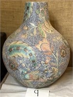 Pear shaped Chinese style vase; 14x21