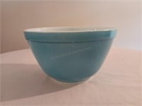 Small Vintage Blue Pyrex Bowl