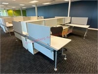 Steelcase 4 Station Cubical w/ 3 Chairs