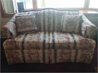 Broyhill Furniture Floral Love Seat