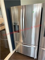 Whirpool Refrigerator w/ Drawer Freezer