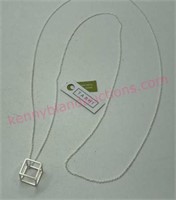 Sterling Silver 32in necklace w/cube pendant(3.4g)