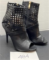 Women’s bootie heels; size 6