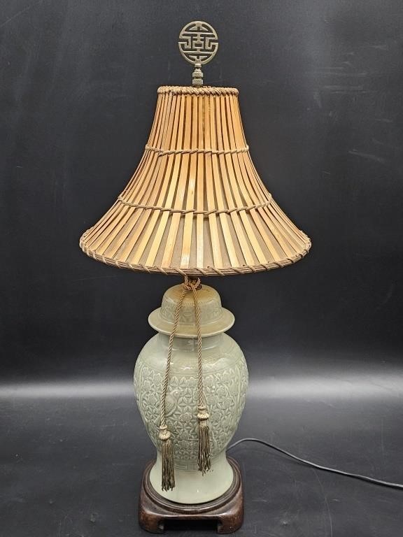 Ceramic Table Lamp w/ Asian Style Shade & Finial