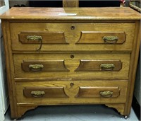 Vintage 3 drawer dresser 39x15x35