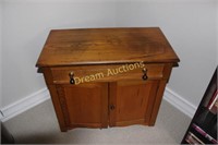 Small Wooden Cabinet, needs attention 31.5x17x27.H