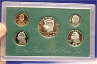 A 1998 US Mint Proof Set