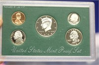 A 1998 US Mint Proof Set