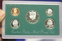 A 1996 US Mint Proof Set