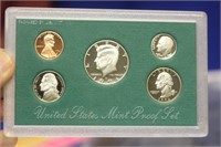A 1994 US Mint Proof Set