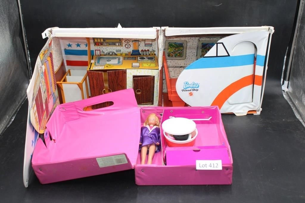 Barbie Friend Ship & Doll Case