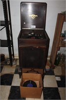 Colombia Victrola Record Player With Records
