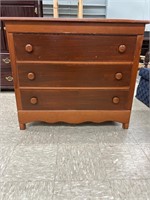 Vintage 3 drawer dresser