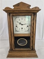 Vintage Colonial Mantle Clock