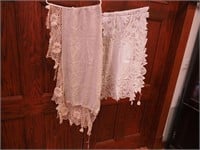 Vintage linen and crocheted mantel scarf,