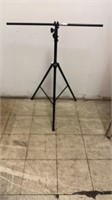 Small DJ lighting stand with T bar with