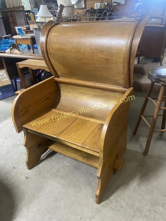 Very unique seat with turned iron aceent