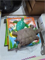 Baby bath time books & 2 plastic turtles