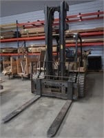 Caterpillar Forklift-V90E-9,000lb LP Gas-2 Stage
