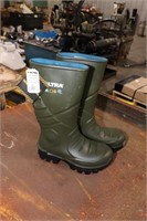 Size 11 Altra Steel Toes Rubber Boots