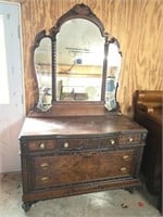 Stunning Antique 5 Drawer Ornate Vanity Dresser