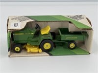 John Deere Lawn & Garden Tractor w/cart 1/16 scale