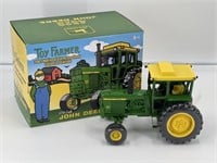 John Deere 4520 2001 National Farm Toy Show 1/16 s