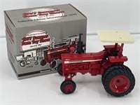 International 1026 Plow Tractor 1997 Toy Show 1/16