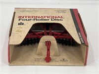 International Four-Rolling Disc 1/16 scale