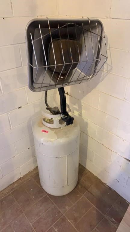Coleman 45k BTU Propane heater with 40 lb bottle