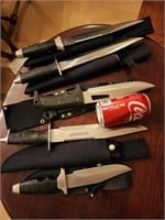 5 knives.  Rubber handles sticky.  Look at the