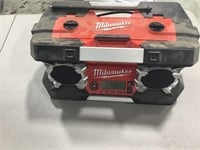Milwaukee radio no batteries not tested
