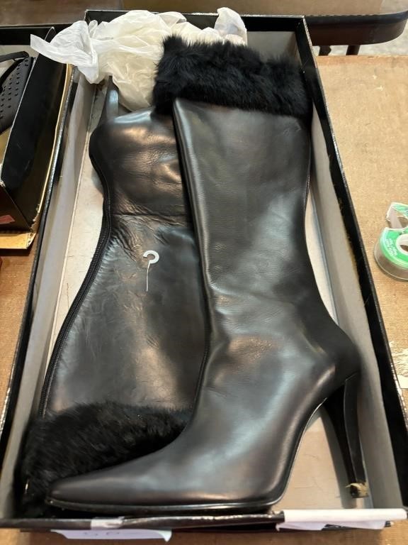Valerie Steven’s Black calf with fur boots size