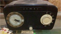 Vintage Jewel Model 915 Clock Radio