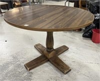 Late 20th Century Oak laminated Pedestal Table