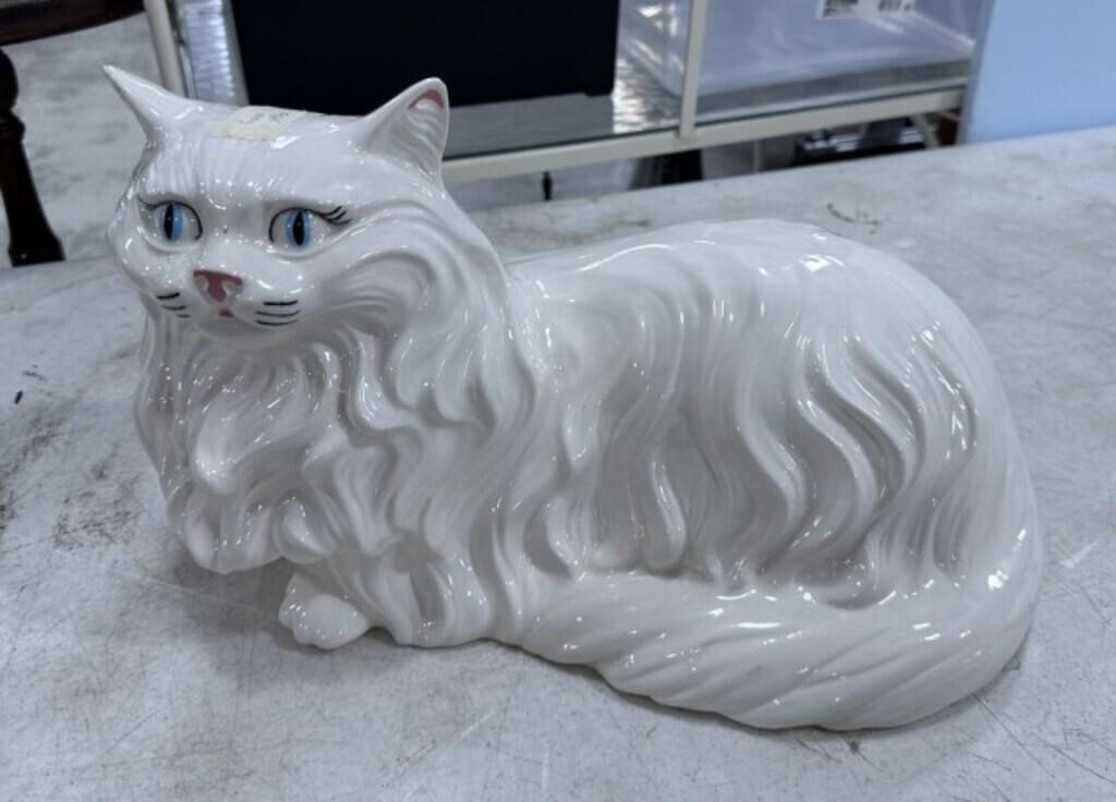 Alberta's Mold Vintage Ceramic Cat
