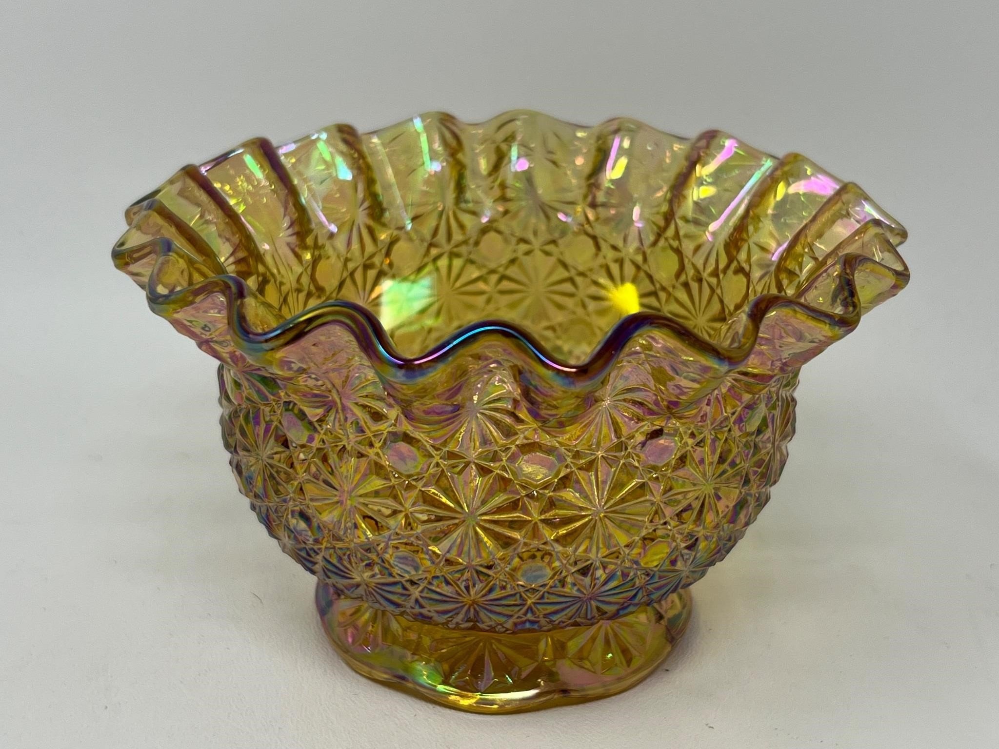 LE Smith Carnival Glass Daisy Scalloped Bowl