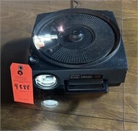 Kodak Carousel 750H Projector in Case