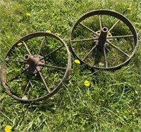 2 wagon wheels 15in